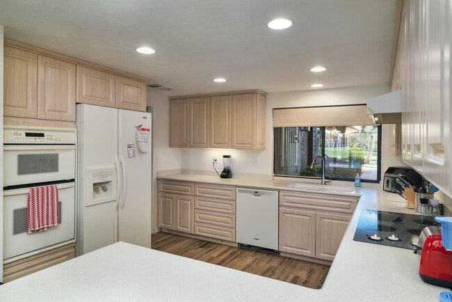 Building Photo - 84 Presidio Pl