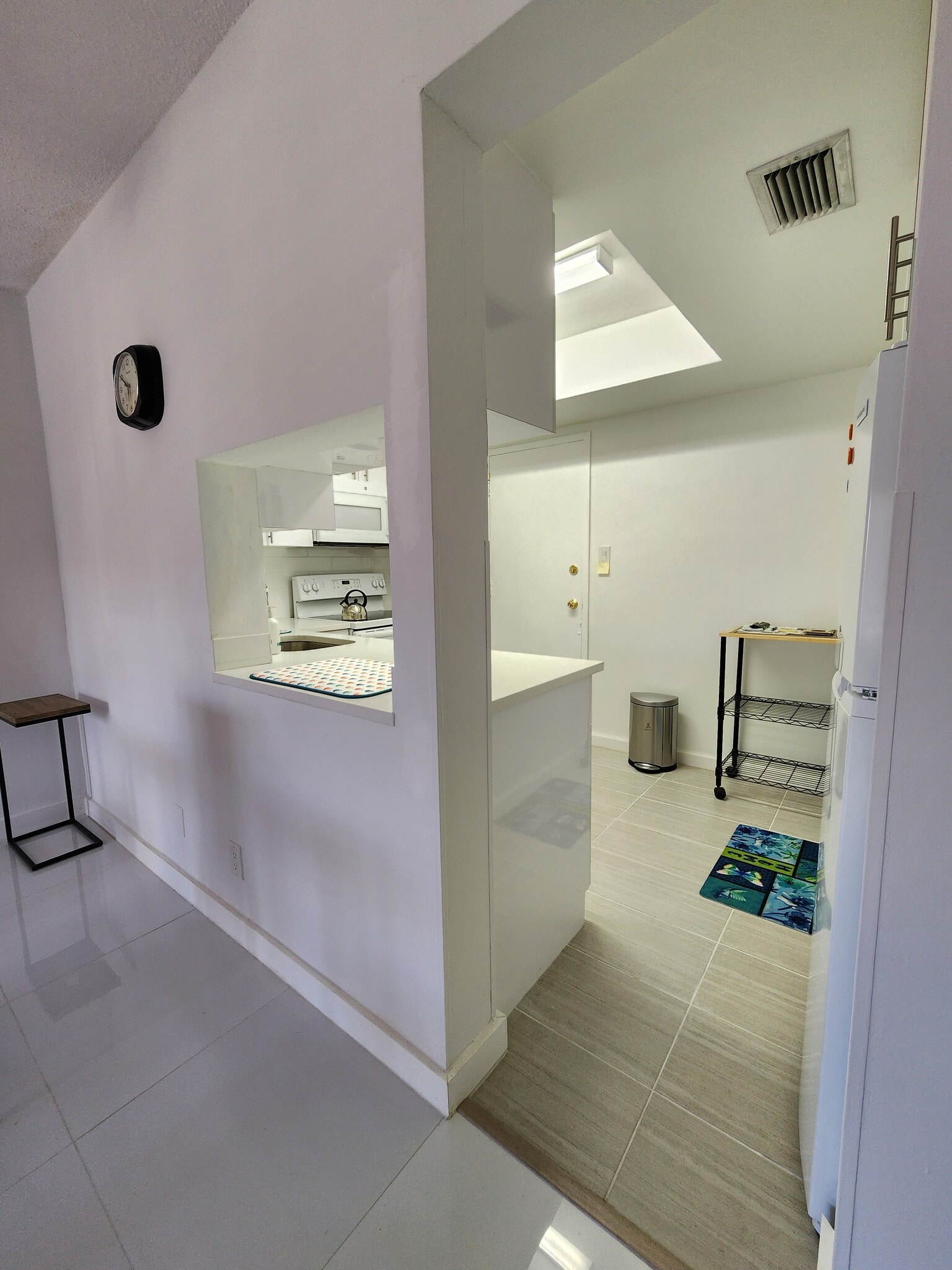 Building Photo - 1400 NE 169th St