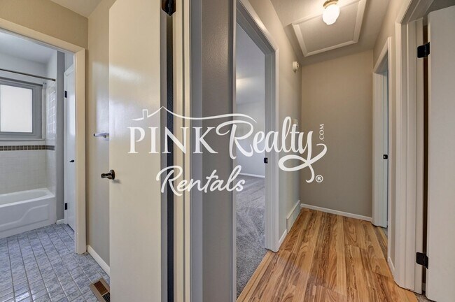 Building Photo - Nice 4 Bedroom Close to Peterson AFB and S...