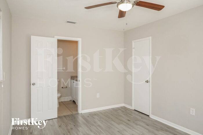 Building Photo - 16310 SW 100th Ct