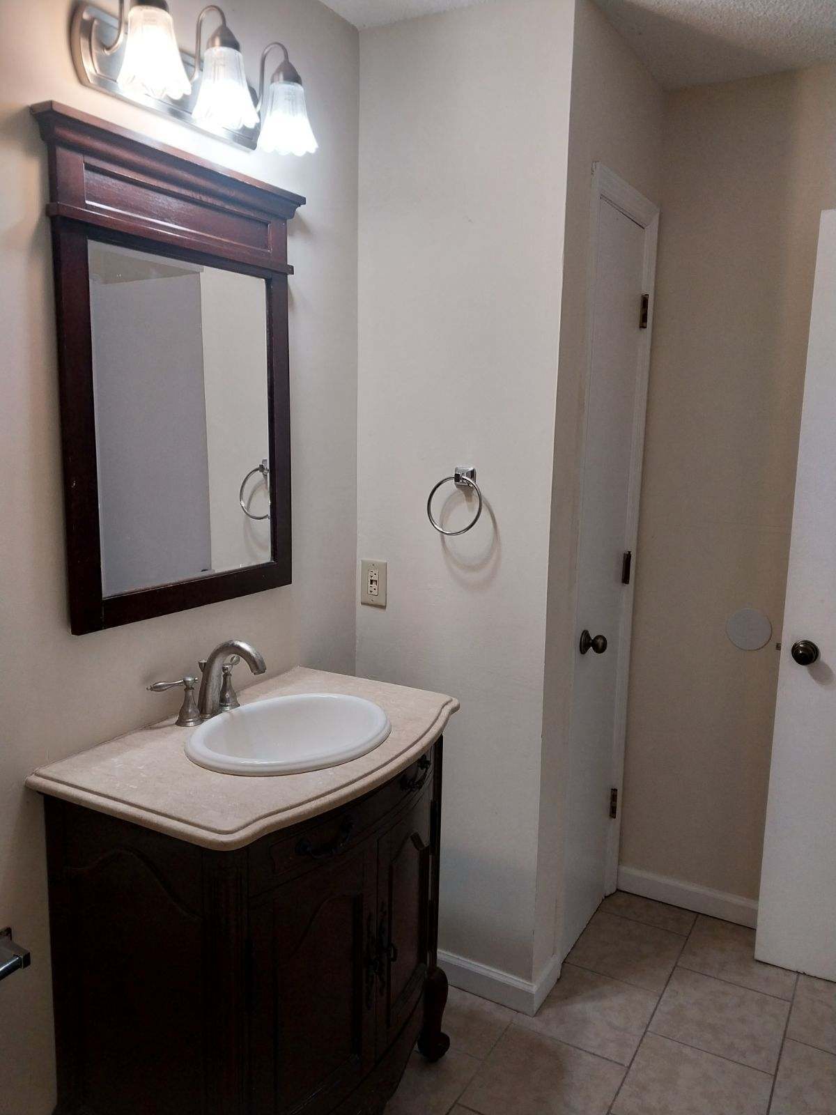 Building Photo - 106 Car Mol Dr