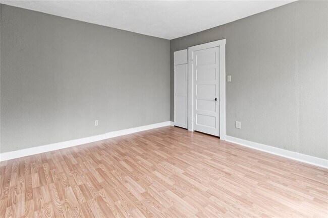 Building Photo - 401 Gates Rd