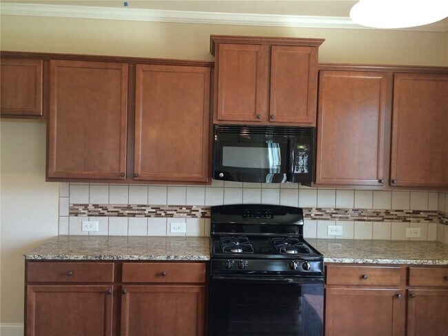 Building Photo - 736 Westmoreland Ln NE