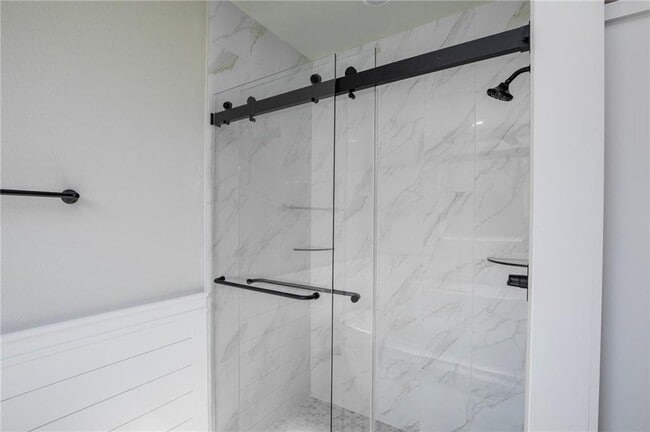 Building Photo - 104 White Oak St