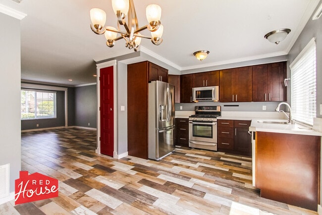 Building Photo - 3607 Caminito Carmel Landing