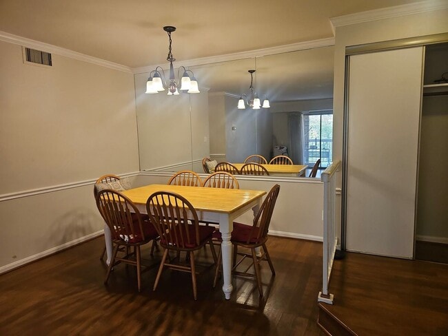 Building Photo - Bright and Cozy 1 Bed 1 Bath Condo In With Balcony In Vibrant Burke Cove