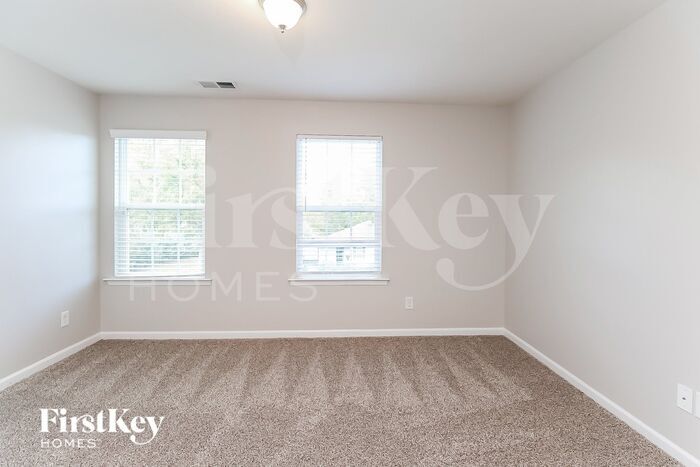 Building Photo - 112 Eden Ave