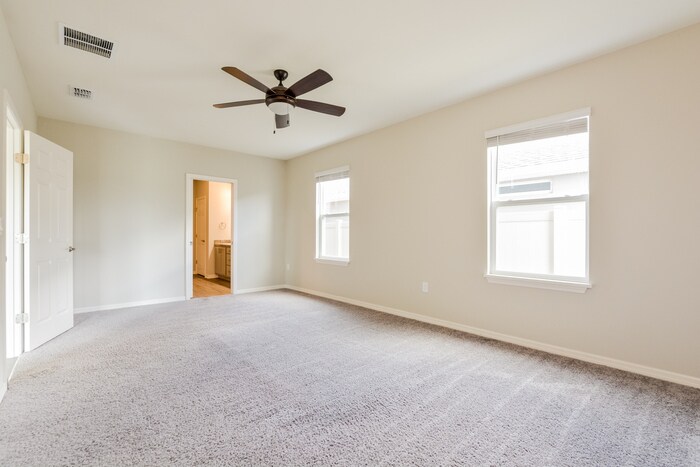 Building Photo - 1015 Corso Dr