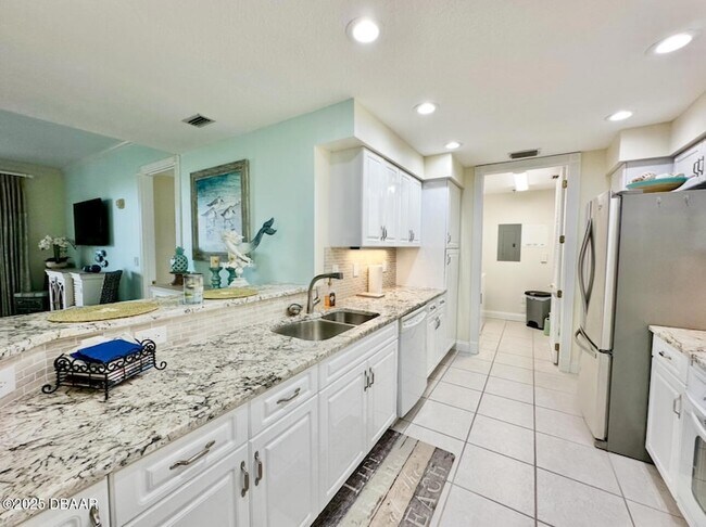 Building Photo - 4620 Riverwalk Village Ct