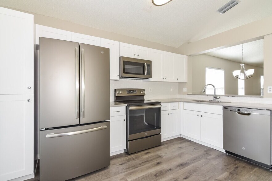 Building Photo - 22649 St Thomas Cir