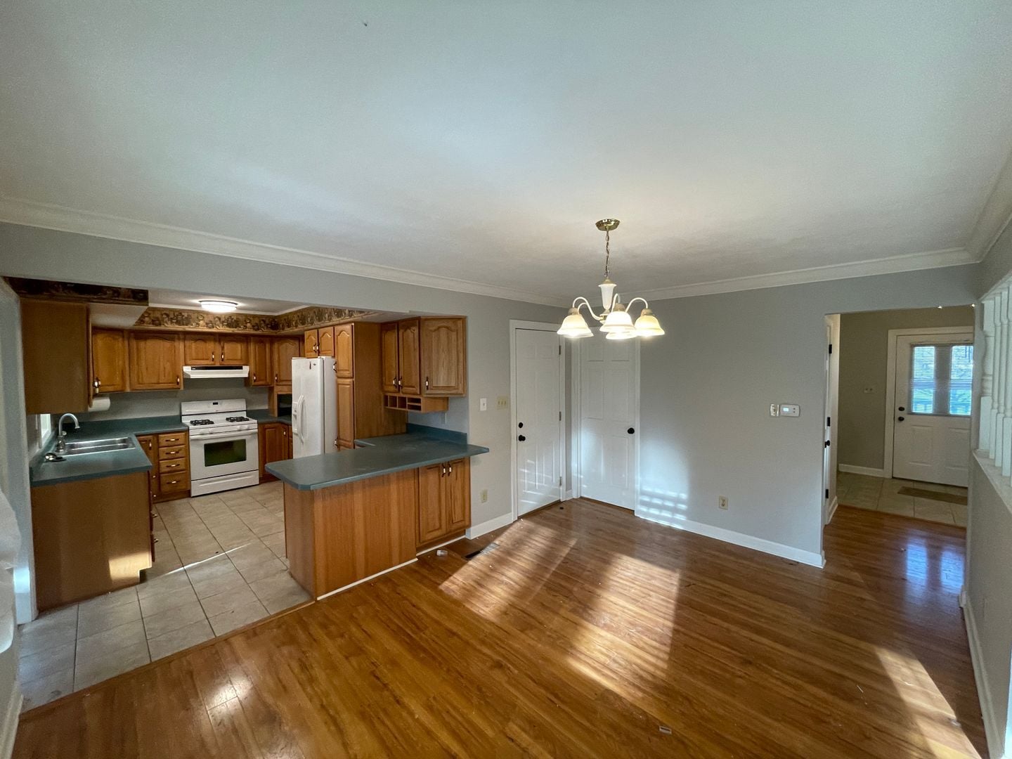 Building Photo - 6217 Aragon Dr