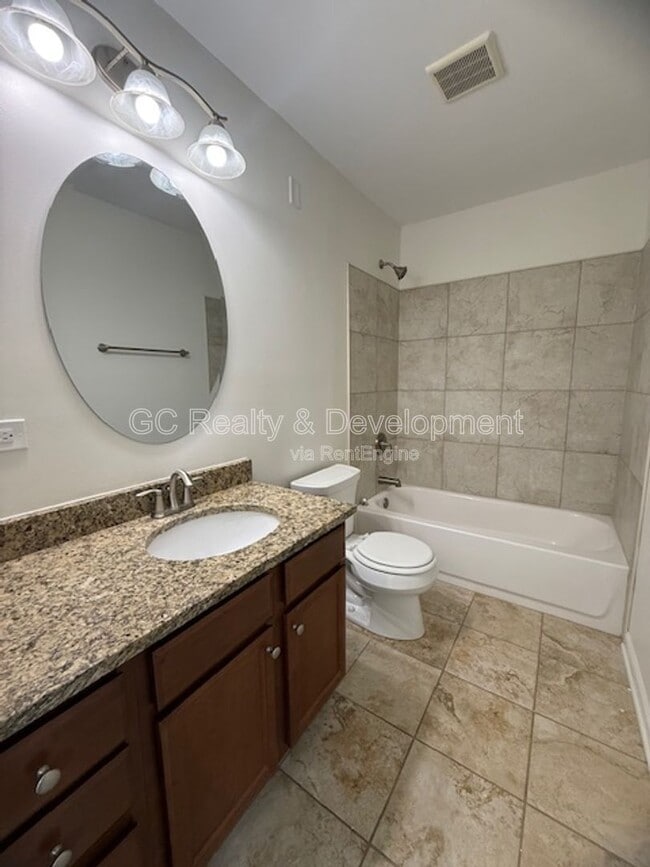 Building Photo - 1062 Turin Dr