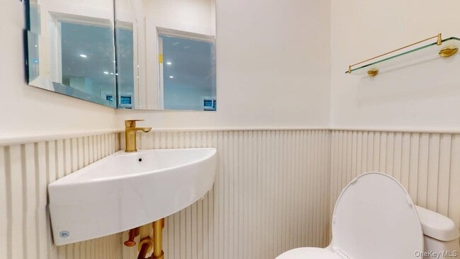 Building Photo - 88-37 62nd Dr