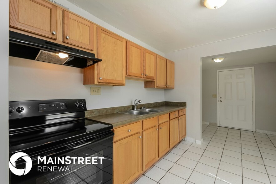 Building Photo - 4325 S 15th Ave