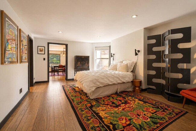Building Photo - 7 E 129th St
