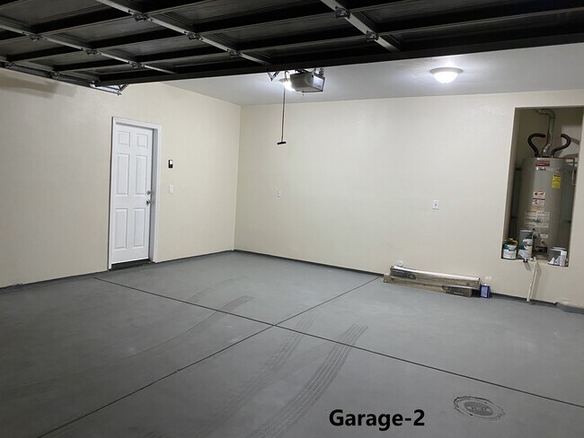 Building Photo - 31750 Paseo de Castaic