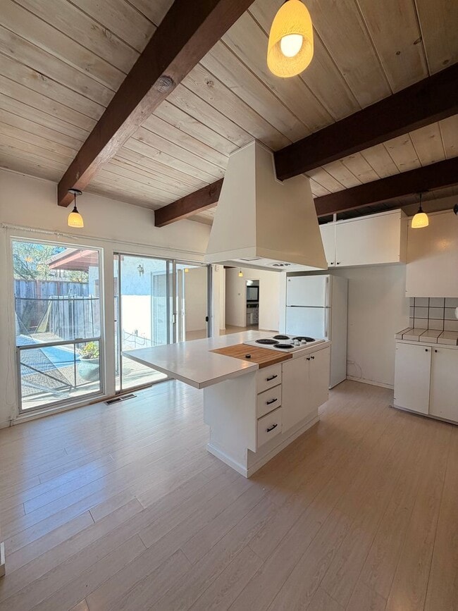 Building Photo - Mid-Century Modern Coastal Retreat – Walk to Beach & Bike to Aptos Village | 4+ Bed / 2 Bath
