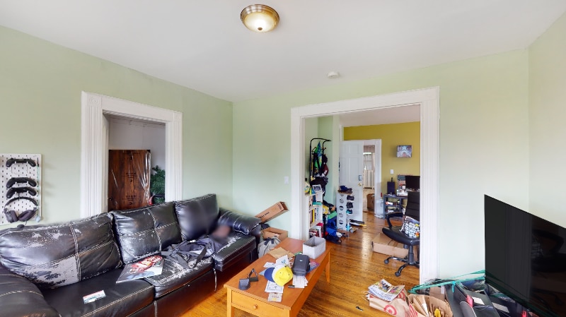 Building Photo - 146 Beethoven St