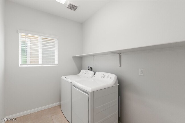 Building Photo - 5704 Steinbeck Vly St