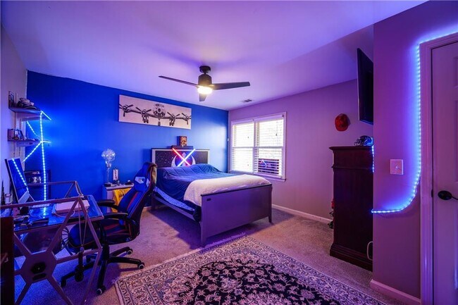 Building Photo - 5041 Towne Lake Hill N