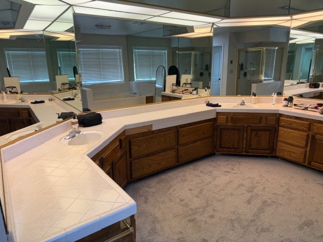 Building Photo - 545 S Valley View Dr