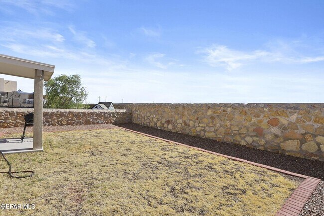 Building Photo - 3917 Desert Dunes Dr
