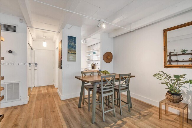 Building Photo - 325 Ocean Dr