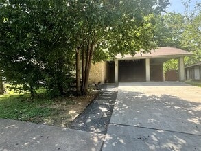 Building Photo - 10613 Golden Quail Dr