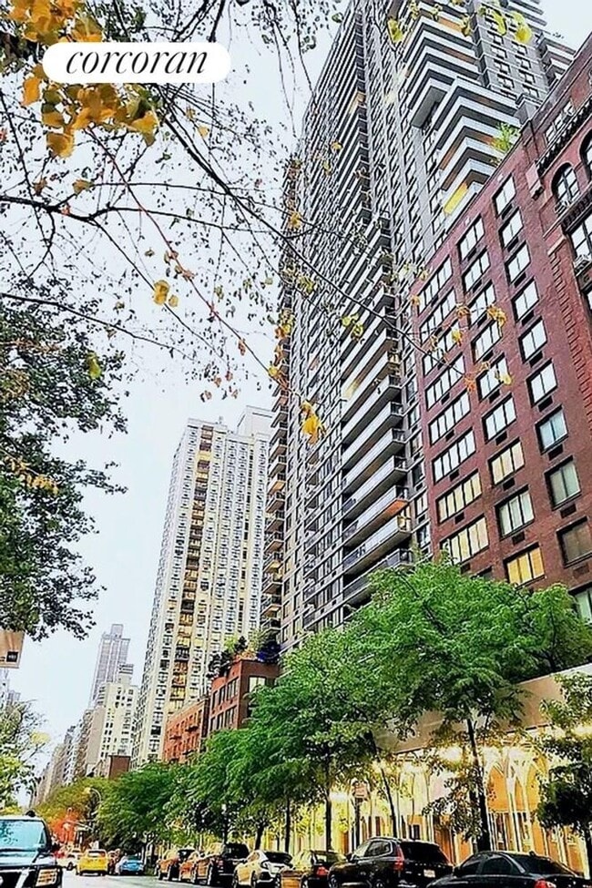 Primary Photo - 515 E 72nd St