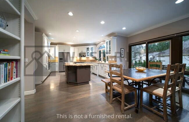 Building Photo - 1692 Village Park Ln