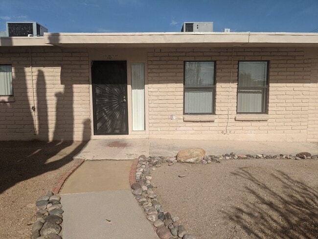 Building Photo - 2319 N Sonoita Ave