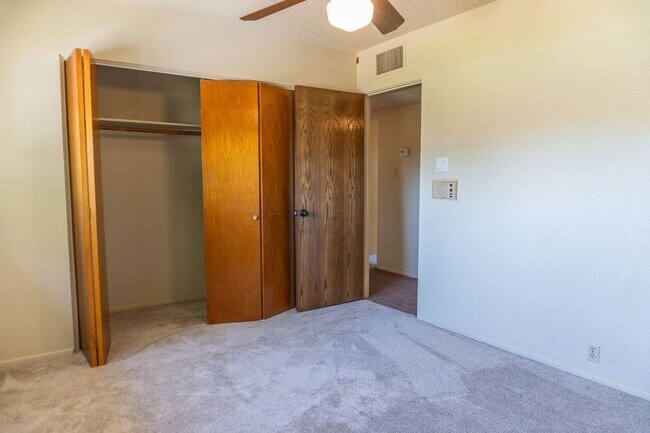 Building Photo - Spacious 3-Bedroom, 4-Bath Vintage Home wi...