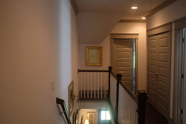 Building Photo - 622 Annex Ave