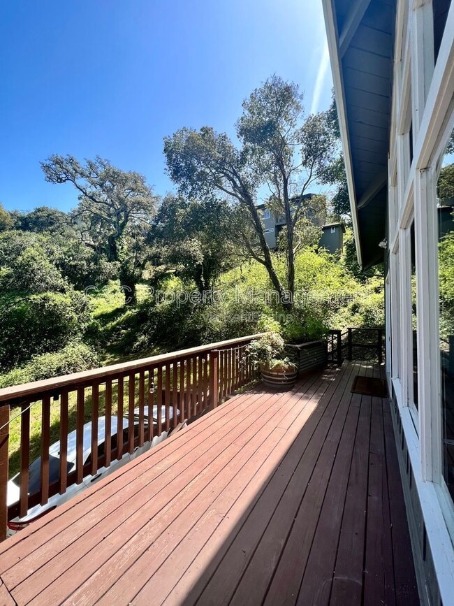 Building Photo - 766 Loma Prieta Dr