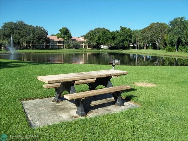 Building Photo - 641 Lyons Rd