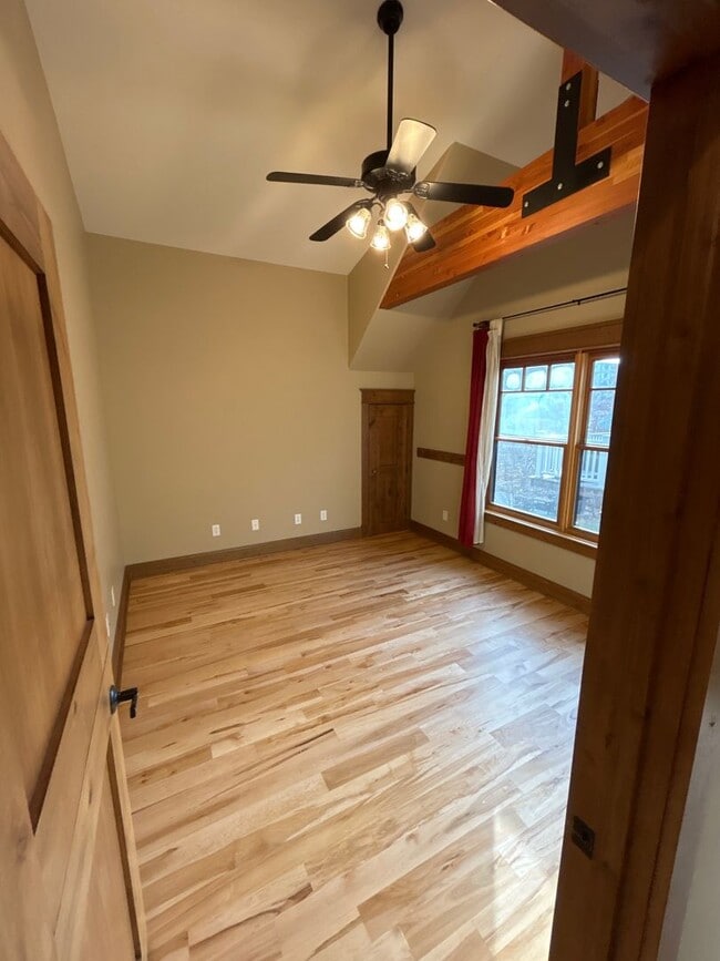 Building Photo - 205 N Bozeman Ave