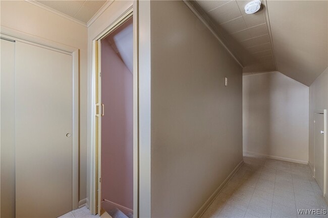 Building Photo - 212 Santin Dr