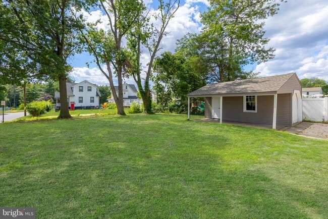 Building Photo - 3547 Finlaw Ave