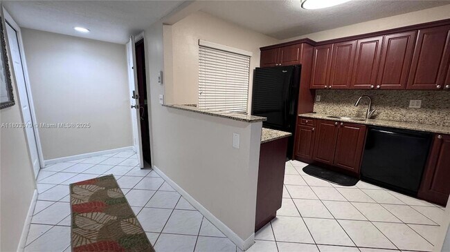 Building Photo - 227 Lakeview Dr