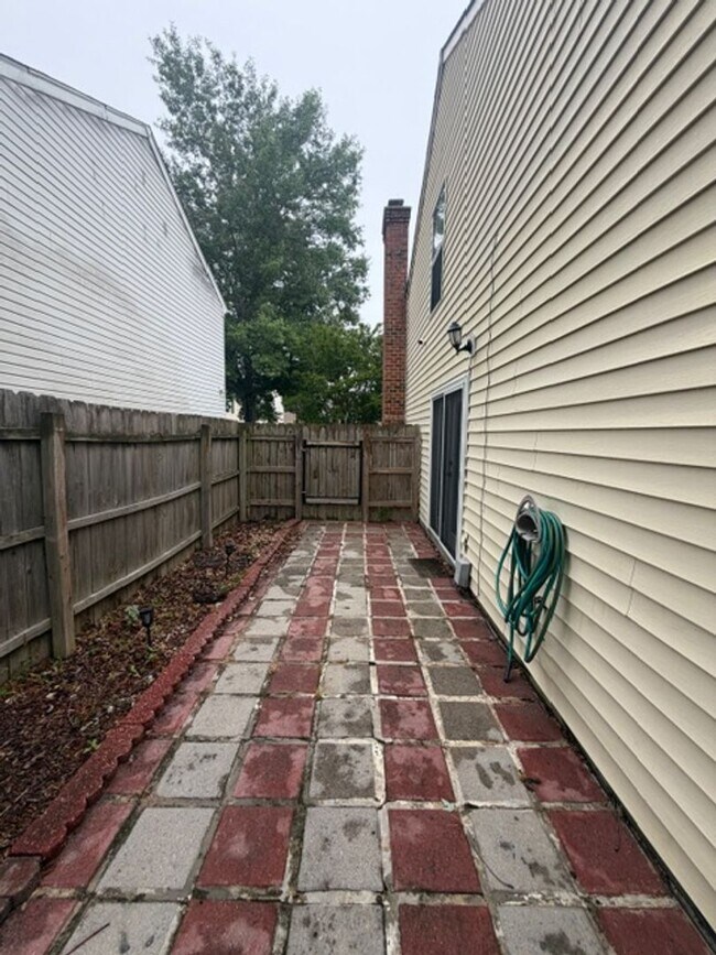 Building Photo - 2245 Speckled Rock Ln
