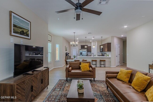 Building Photo - 360 Hector Porras Dr