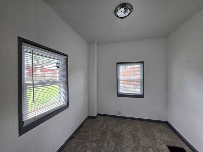 Building Photo - 2832 Rushland Dr