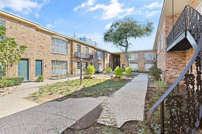 Building Photo - 2503 McCue Rd