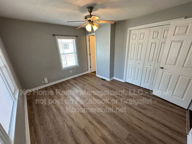 Building Photo - 4045 S Minnie St