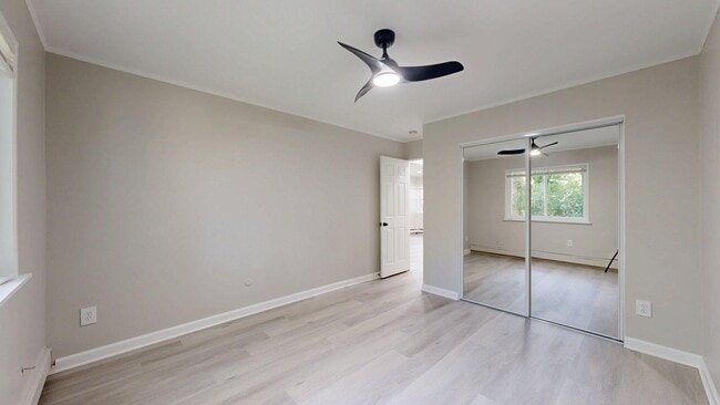 Building Photo - 122 Allen Dr