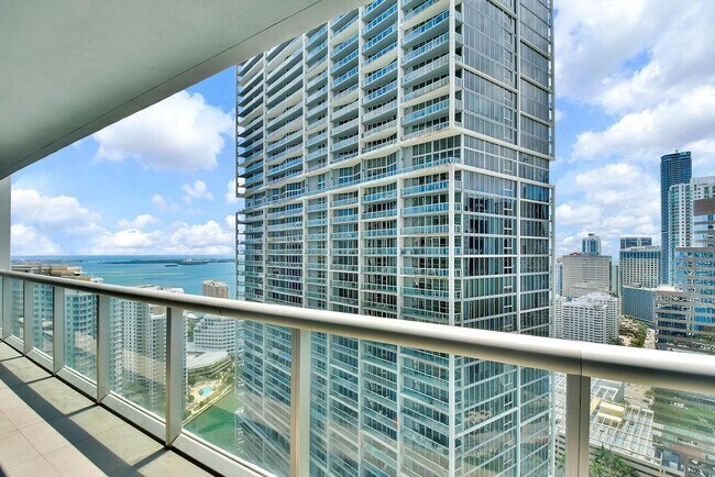 Building Photo - 475 Brickell Ave