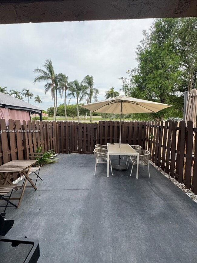 Building Photo - 12032 S Las Palmas Dr