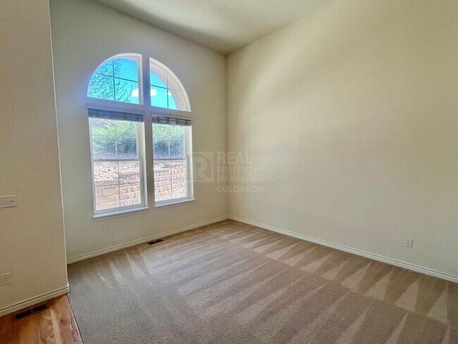 Building Photo - 10829 Tincup Creek Point