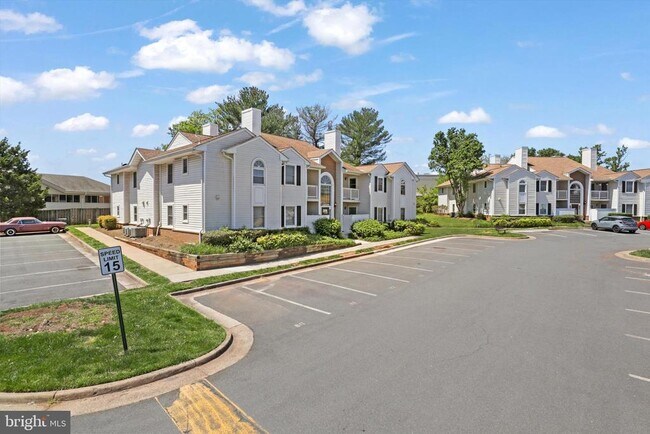 Building Photo - 110 Westwick Ct