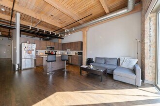 Building Photo - 1 bedroom in Chicago IL 60611
